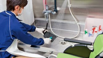 Washing a wheelchair foot pedal