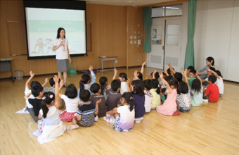 子ども向け出前授業の様子